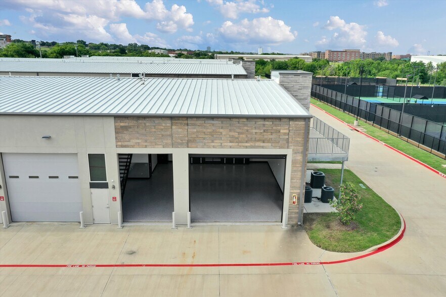 More Photos Of 6767 All Stars Ave, Frisco Showroom For Sale