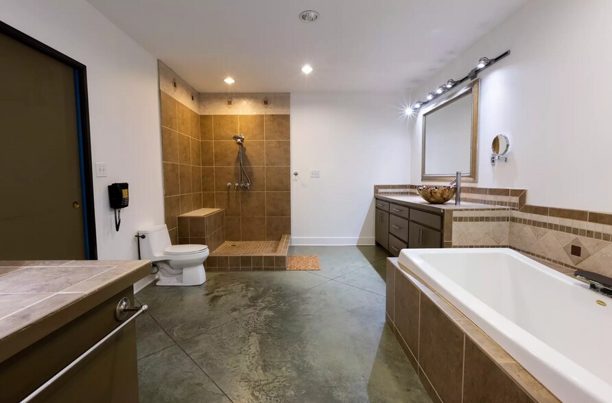 More Photos Of 10672 County Road 2450, Terrell Specialty For Sale