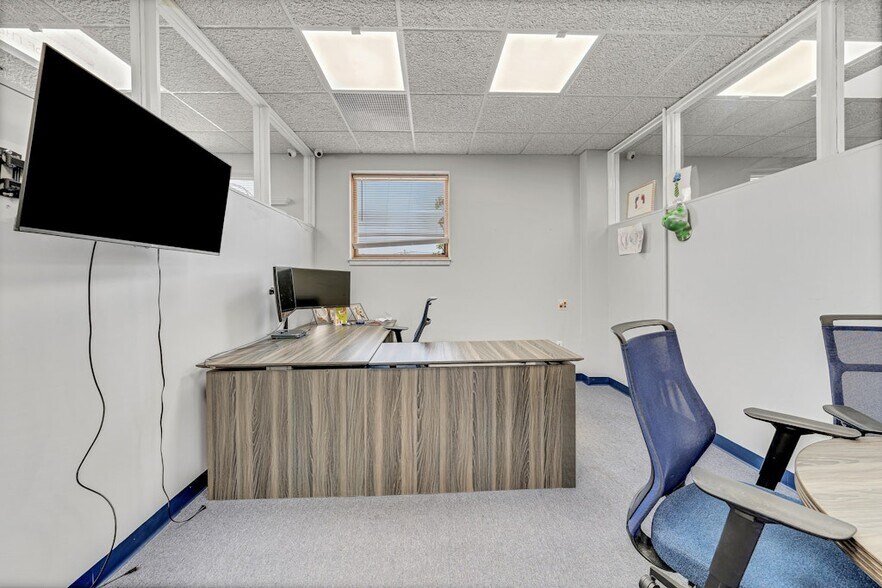 More Photos Of 1345 Queen Anne Rd, Teaneck Office For Lease