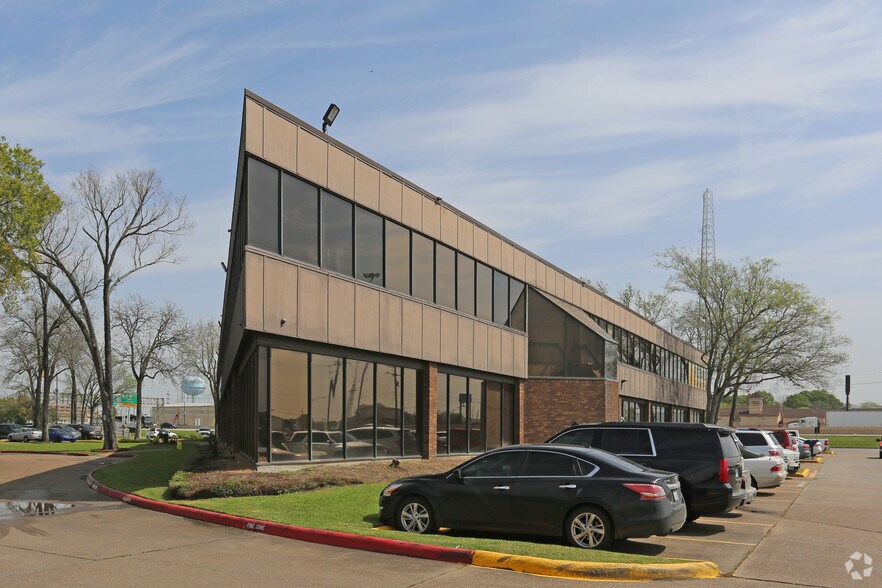 More Photos Of 85 I-10, Beaumont Office For Lease