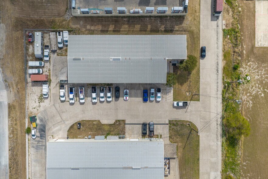 More Photos Of 13405 Immanuel Rd, Pflugerville Light Distribution For Lease
