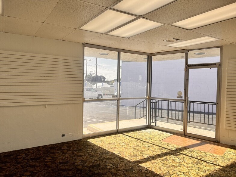 More Photos Of 14402 Whittier Blvd, Whittier Office For Lease