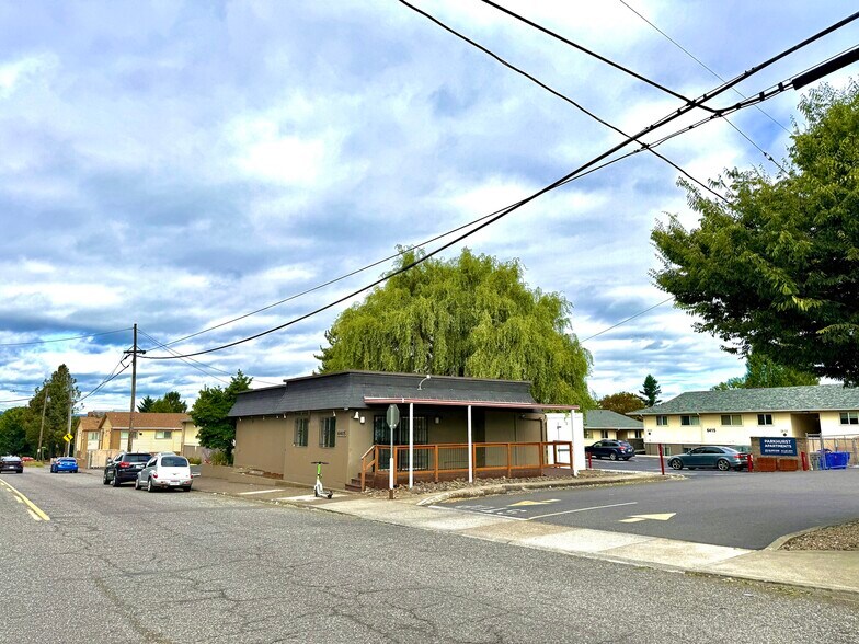 More Photos Of 6405 NE Glisan St, Portland Freestanding For Lease