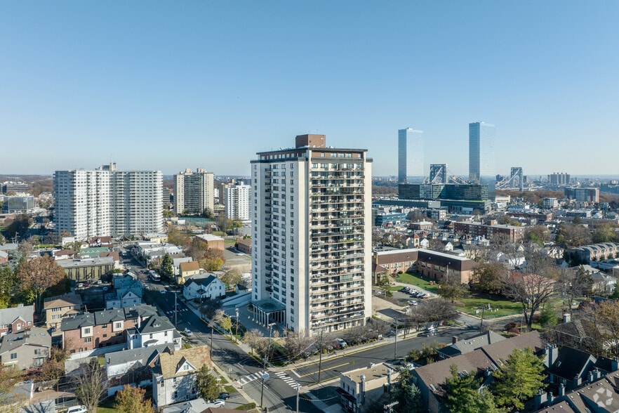 More Photos Of 1590 Anderson, Fort Lee Apartments For Sale