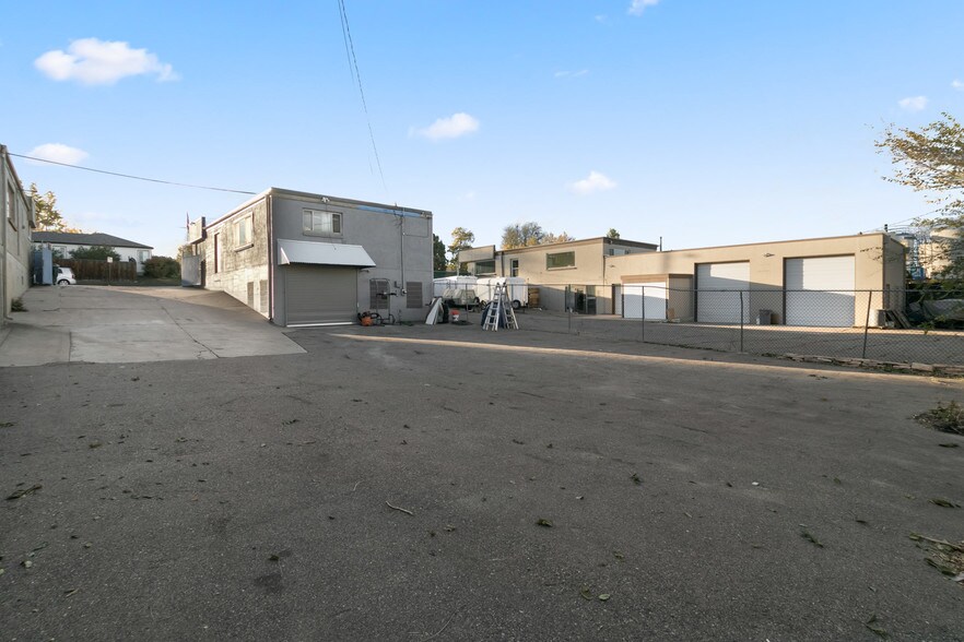 More Photos Of 870 S Lipan St, Denver Warehouse For Lease