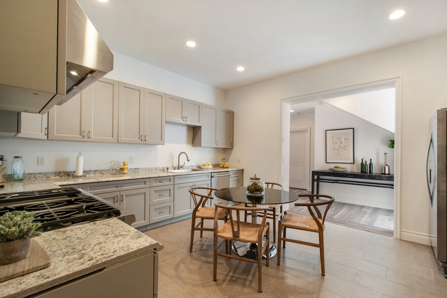 More Photos Of 9696 Antelope Rd, Beverly Hills Specialty For Sale