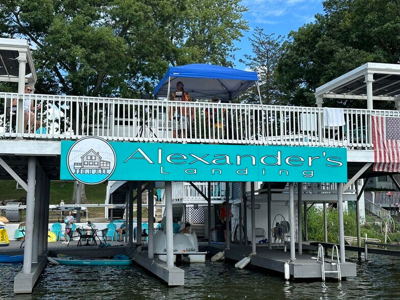 Primary Photo Of 5088 E Indiana Beach Rd, Monticello Hotel For Sale