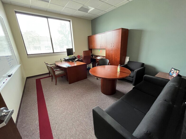 More Photos Of 33 S Main St, Kaysville Bank For Lease