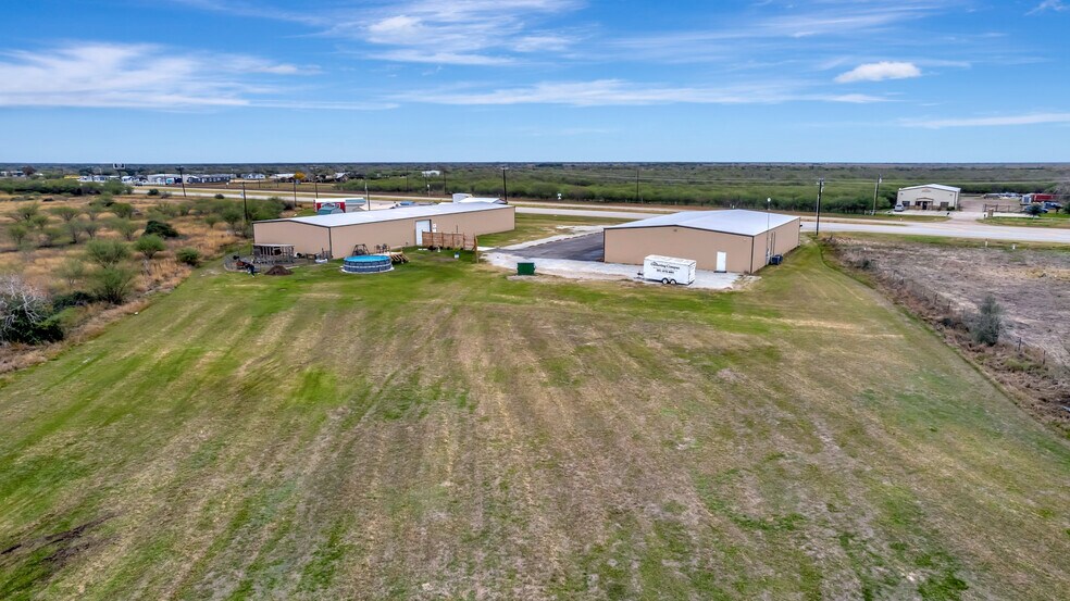 More Photos Of 13955 US Highway 77 N, Victoria General Retail For Sale