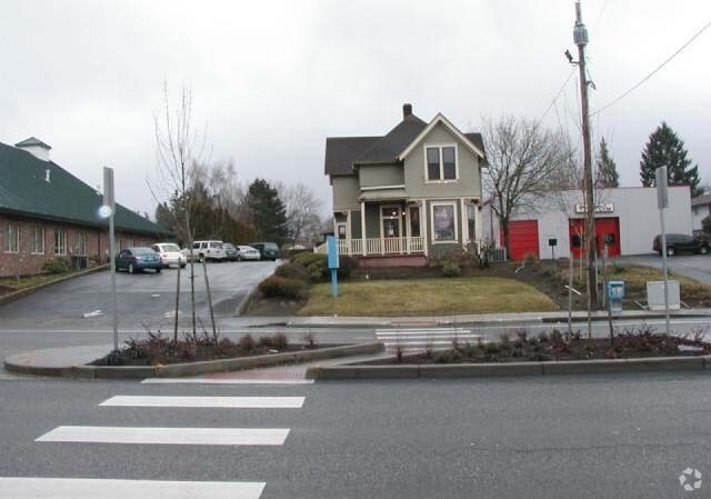 More Photos Of 1304 E Powell Blvd, Gresham Storefront Retail Office For Sale