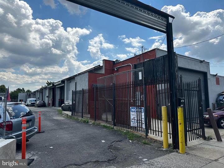More Photos Of 2929-69 B St, Philadelphia Warehouse For Sale