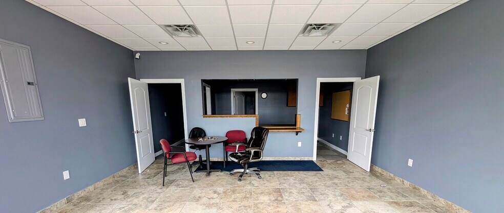 More Photos Of 832 S Main St, Lapeer Freestanding For Lease