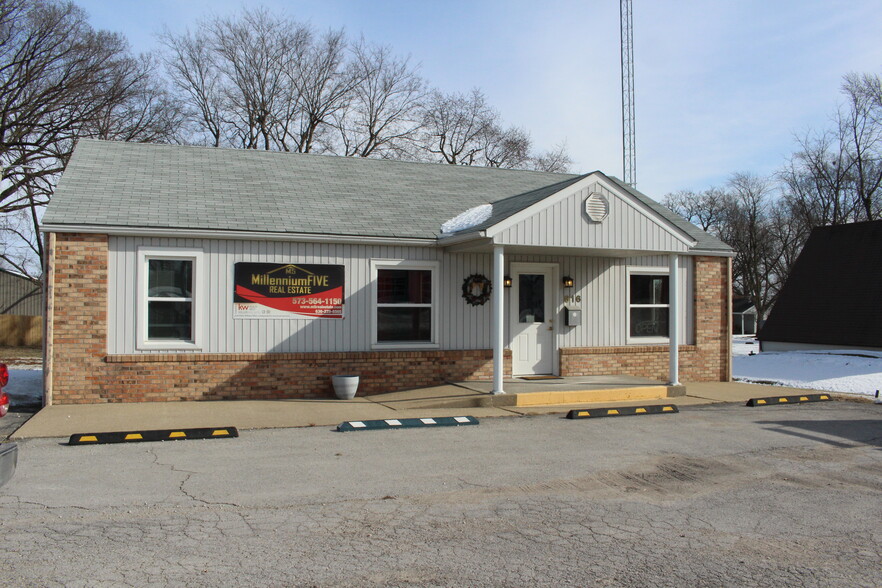 Primary Photo Of 616 S Sturgeon St, Montgomery City Office Residential For Sale