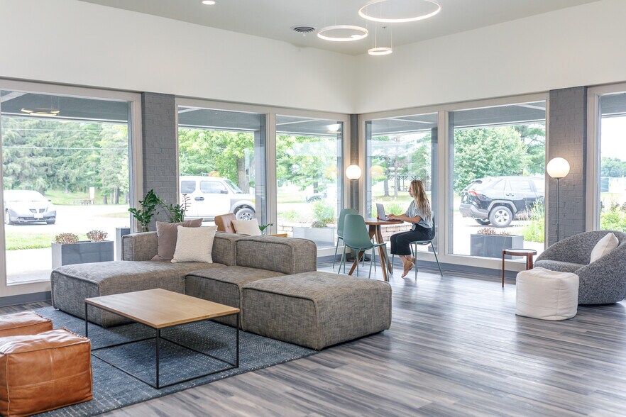 More Photos Of 125 Byrd Ave, Neenah Apartments For Sale