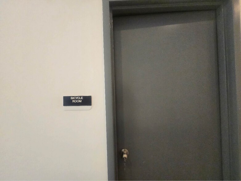 More Photos Of 26-01 4th St, Astoria Apartments For Lease