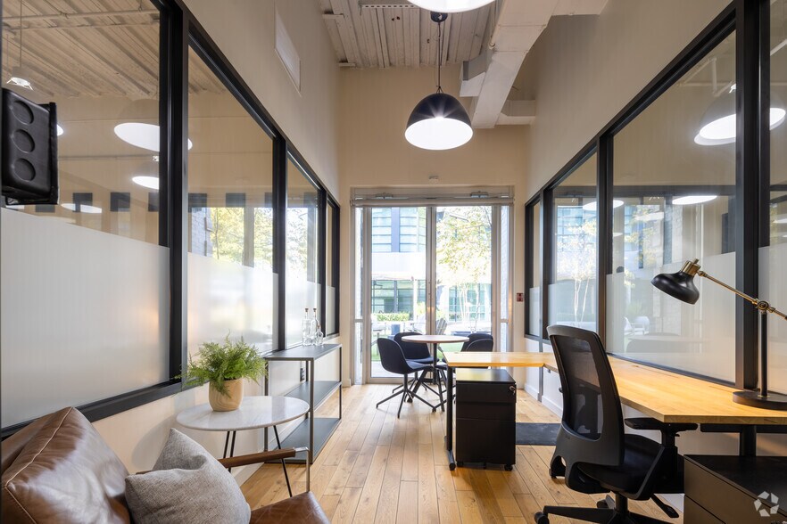 More Photos Of 3365 Piedmont Rd NE, Atlanta Coworking Space