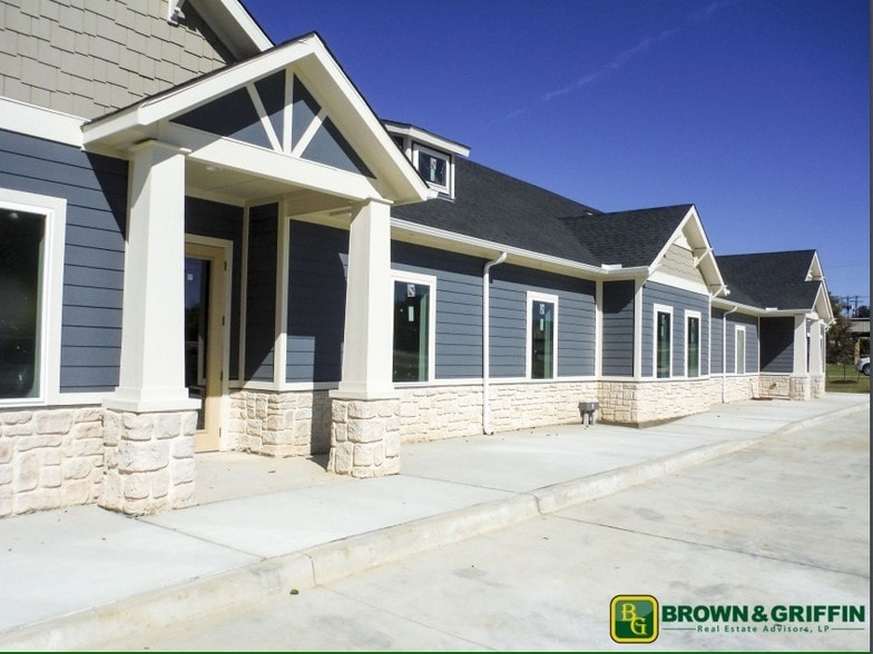 More Photos Of 307 E 1st St, Prosper Office For Lease