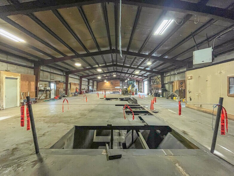 More Photos Of 668 Hollis Rd, Hollis Center Warehouse For Sale