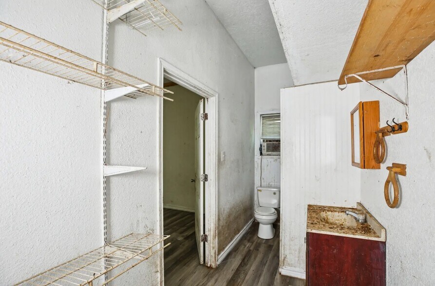 More Photos Of 242 Bishop, Livingston Apartments For Sale