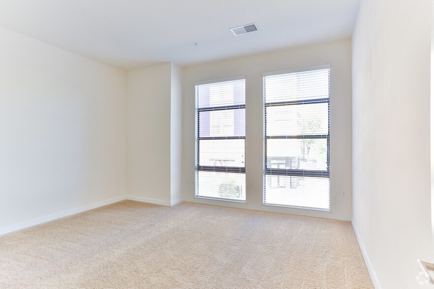 More Photos Of 810 E 7th St, Charlotte Apartments For Lease