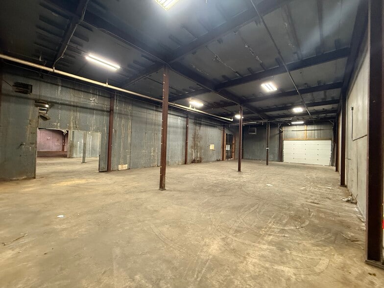 More Photos Of 1395 Suckle Hwy, Pennsauken Manufacturing For Lease