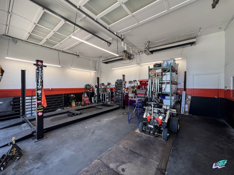 More Photos Of 786 NE Burnside Rd, Gresham Auto Dealership For Sale