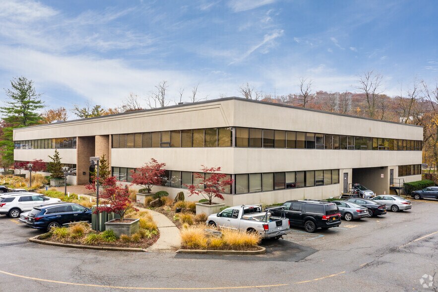 More Photos Of 3 W Main St, Elmsford Office For Lease
