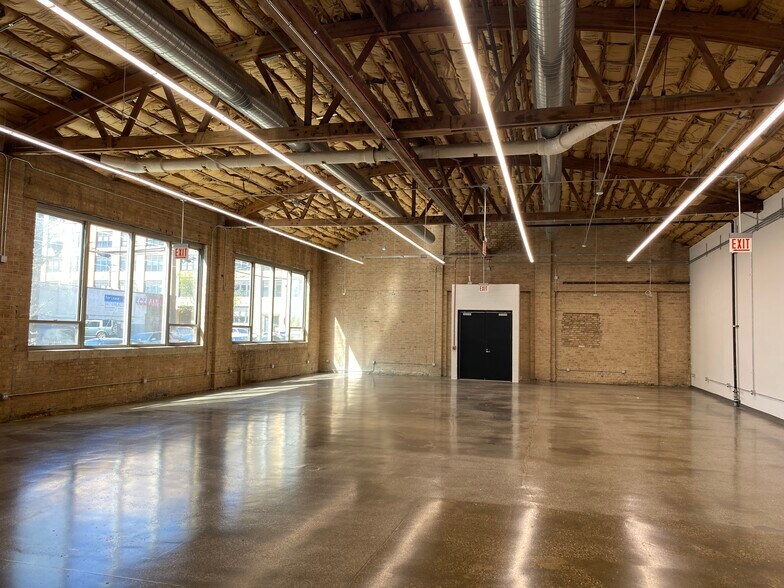 More Photos Of 322 S Green St, Chicago Office For Lease
