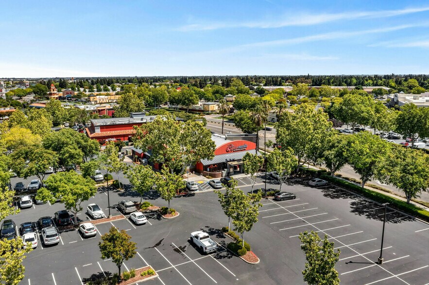 More Photos Of 200 Nut Tree Pky, Vacaville Restaurant For Sale
