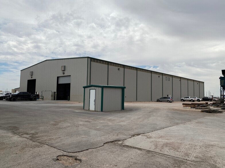 More Photos Of 4320 Johnson Rd, Odessa Warehouse For Sale
