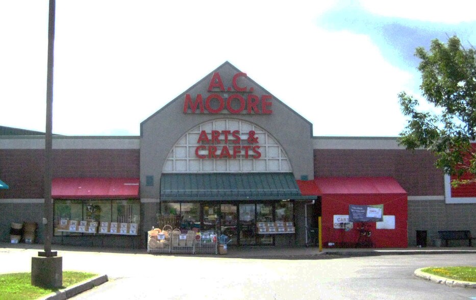 More Photos Of 4100-4160 State Route 31, Clay Unknown For Lease