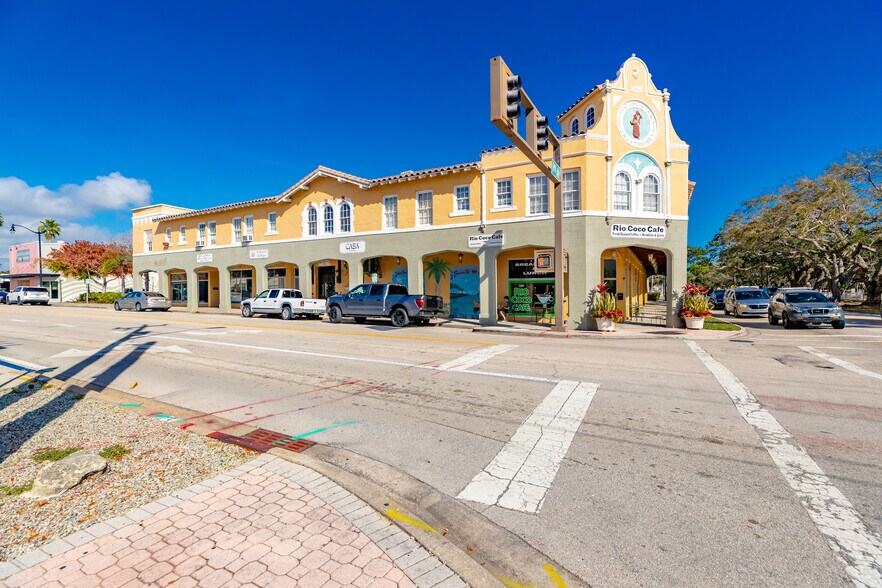 More Photos Of 2111 14th Ave, Vero Beach General Retail For Lease
