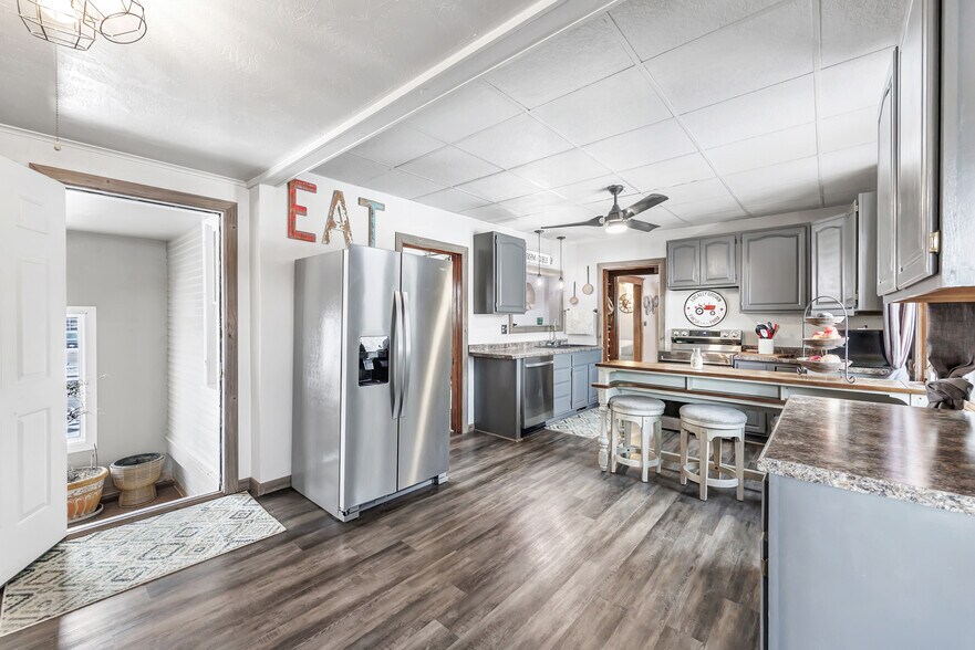 More Photos Of 513-529 Duluth Ave, Sturgeon Bay, Sturgeon Bay General Retail For Sale