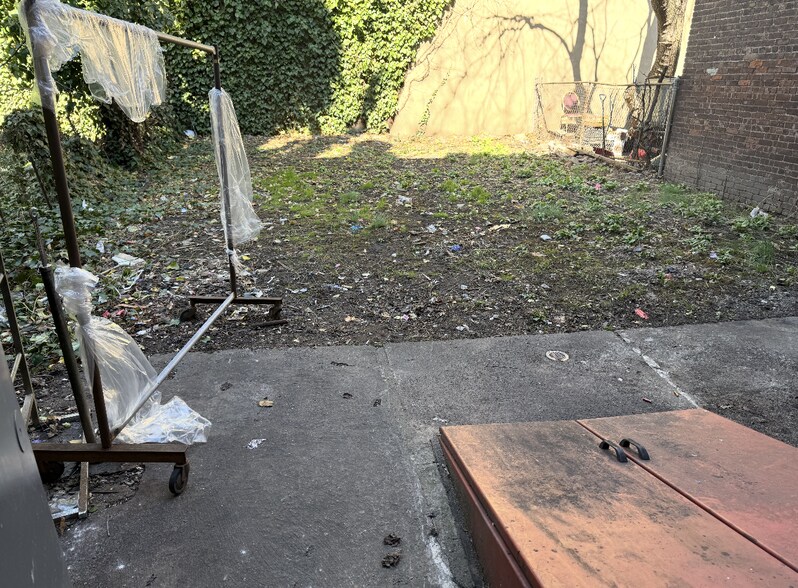 More Photos Of 2505 Bergenline Ave, Union City Storefront Retail Residential For Lease