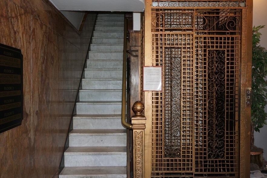 More Photos Of 119-121 E Water St, Syracuse Office Residential For Lease