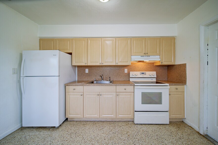 More Photos Of 7358 SW 23rd St, Miami Multifamily For Sale