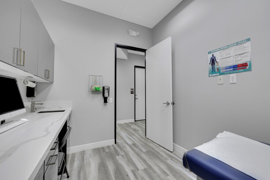 More Photos Of 375 N Stephanie St, Henderson Medical For Sale