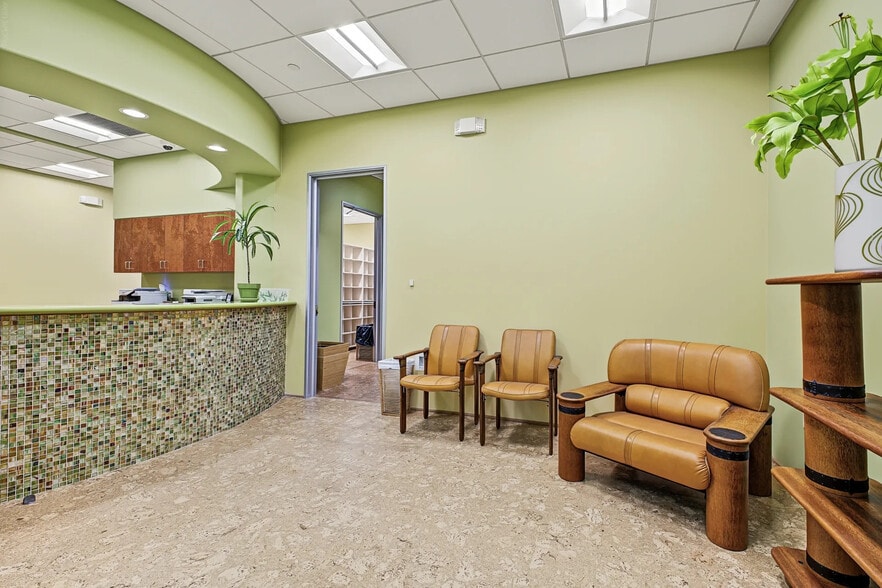 More Photos Of 20045 N 19th Ave, Phoenix Medical For Sale