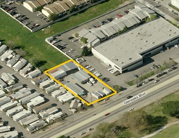 More Photos Of 10505 Glenoaks Blvd, Pacoima Land For Lease
