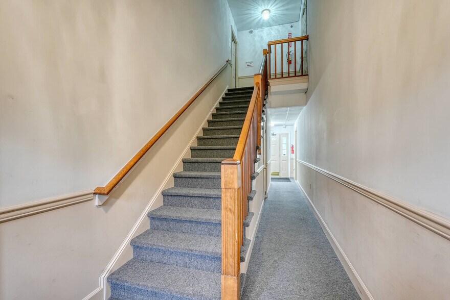 More Photos Of 8 Brookes Ave, Gaithersburg Office Residential For Sale