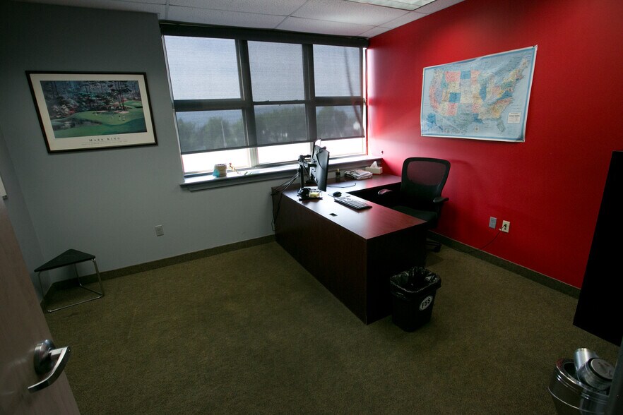 More Photos Of 600 Sanders St, Scranton Warehouse For Lease