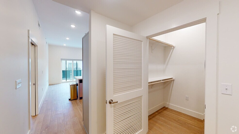 More Photos Of 301 SE G St, Bentonville Coworking Space