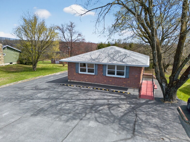 More Photos Of 6534 Sullivan Trl, Wind Gap Office For Sale