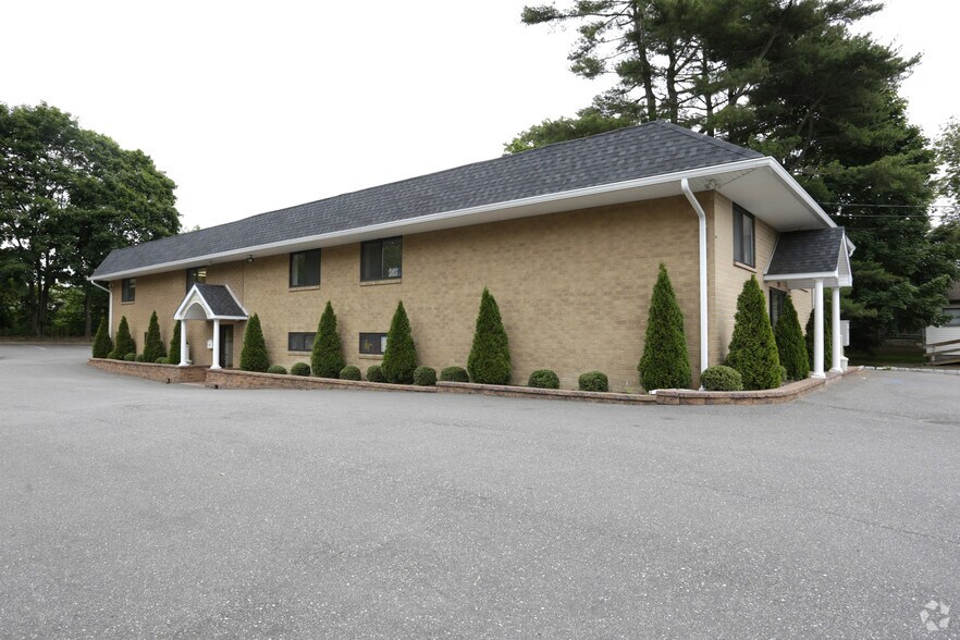 More Photos Of 205 Smithtown Blvd, Nesconset Office For Sale