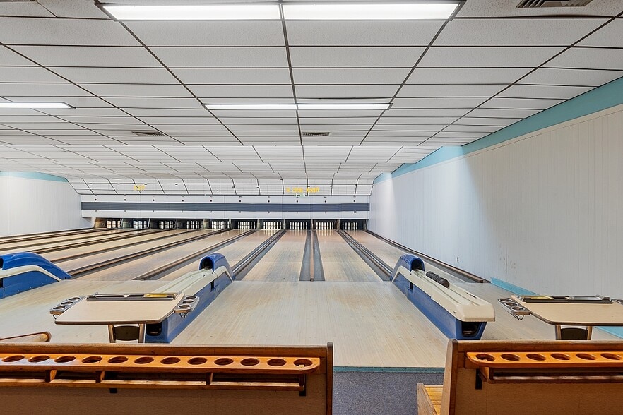More Photos Of 78 Daniels St, Fitchburg Bowling Alley For Sale