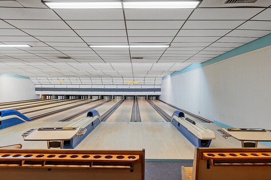 More Photos Of 78 Daniels St, Fitchburg Bowling Alley For Sale