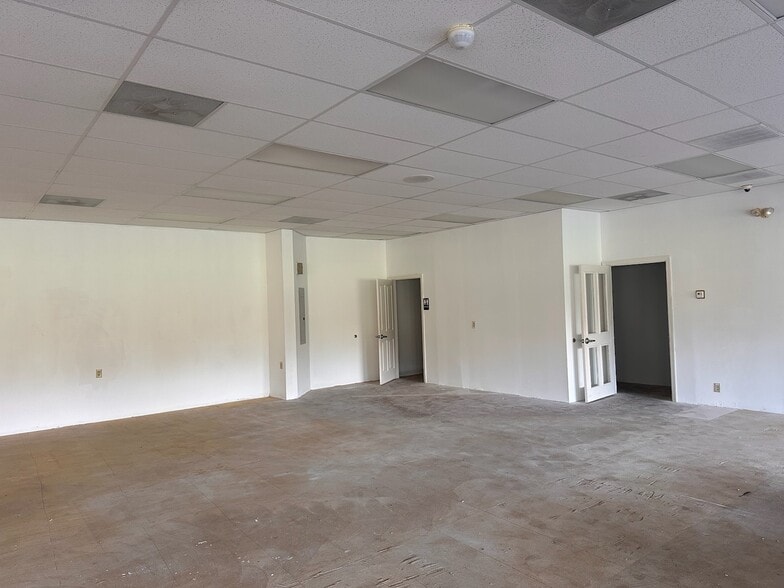 More Photos Of 505 Leaman Ave, Millersville Storefront Retail Office For Lease