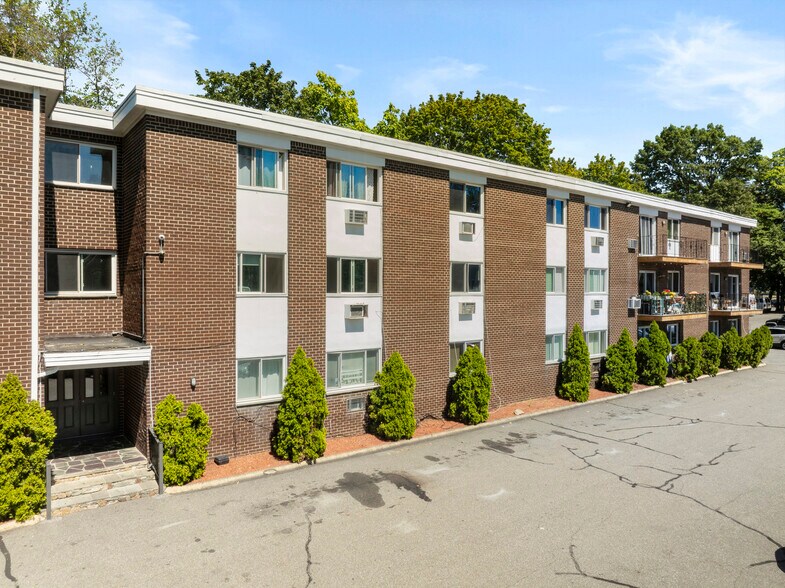 More Photos Of 3880 Main St, Bridgeport Multifamily For Sale