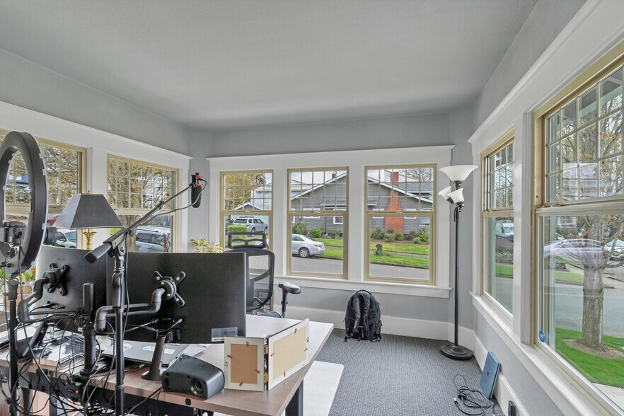 More Photos Of 1705 Commercial St SE, Salem Office Residential For Sale
