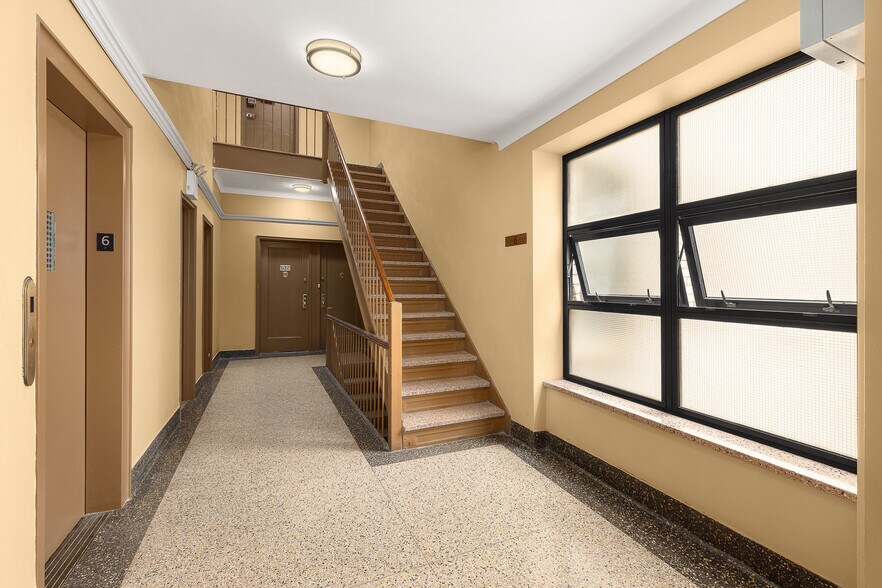 More Photos Of 303 E 37th St, New York Apartments For Sale